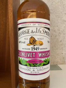 Glenlivet 52 Year Old 1949 Vintage 2001 Bottling First Fill Sherry Butt Gordon & MacPhail Single Malt Scotch UK version (Whiskybase -92)